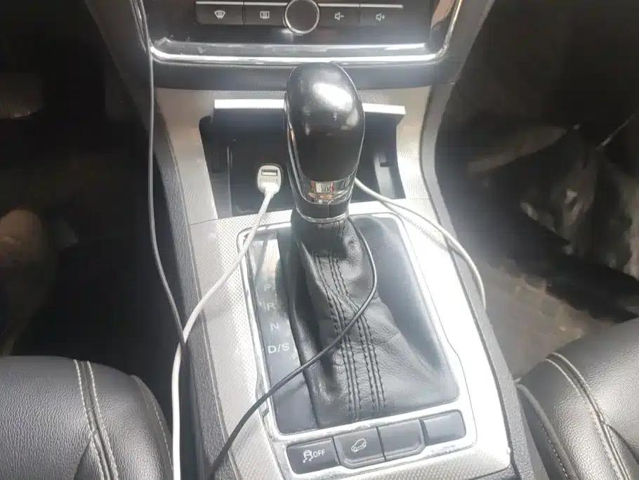 Roewe RX5 2018 20T Two-Wheel Drive Automatic Internet Smart Edition — миниатюра 16