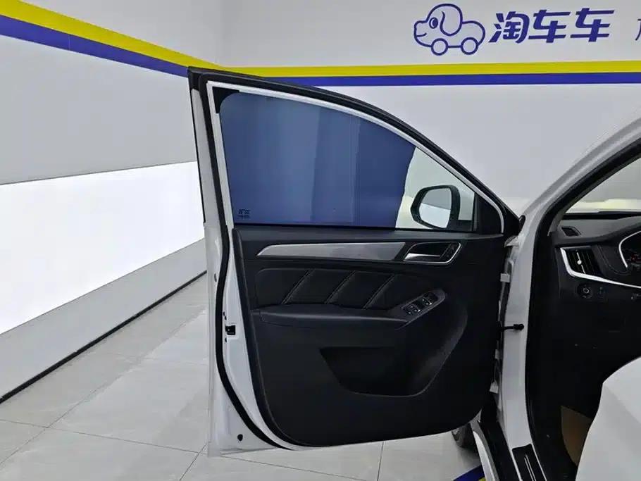 Roewe RX5 2020 20T Automatic 4G Connected Million Edition — миниатюра 7
