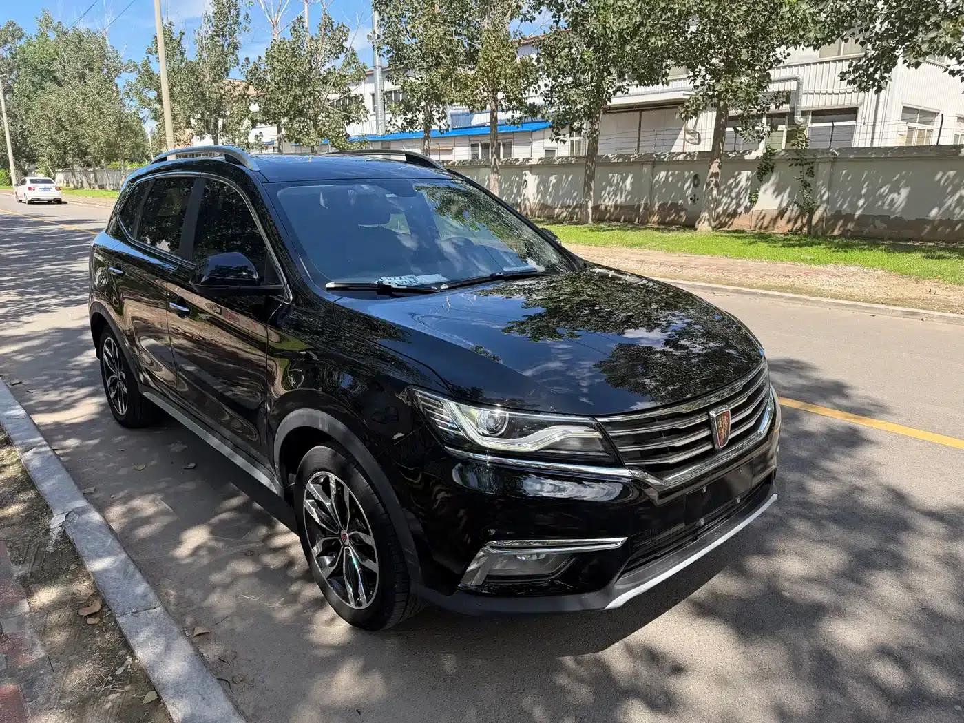 Roewe RX5 2016 30T 2WD Automatic Internet Smart Edition — миниатюра 3