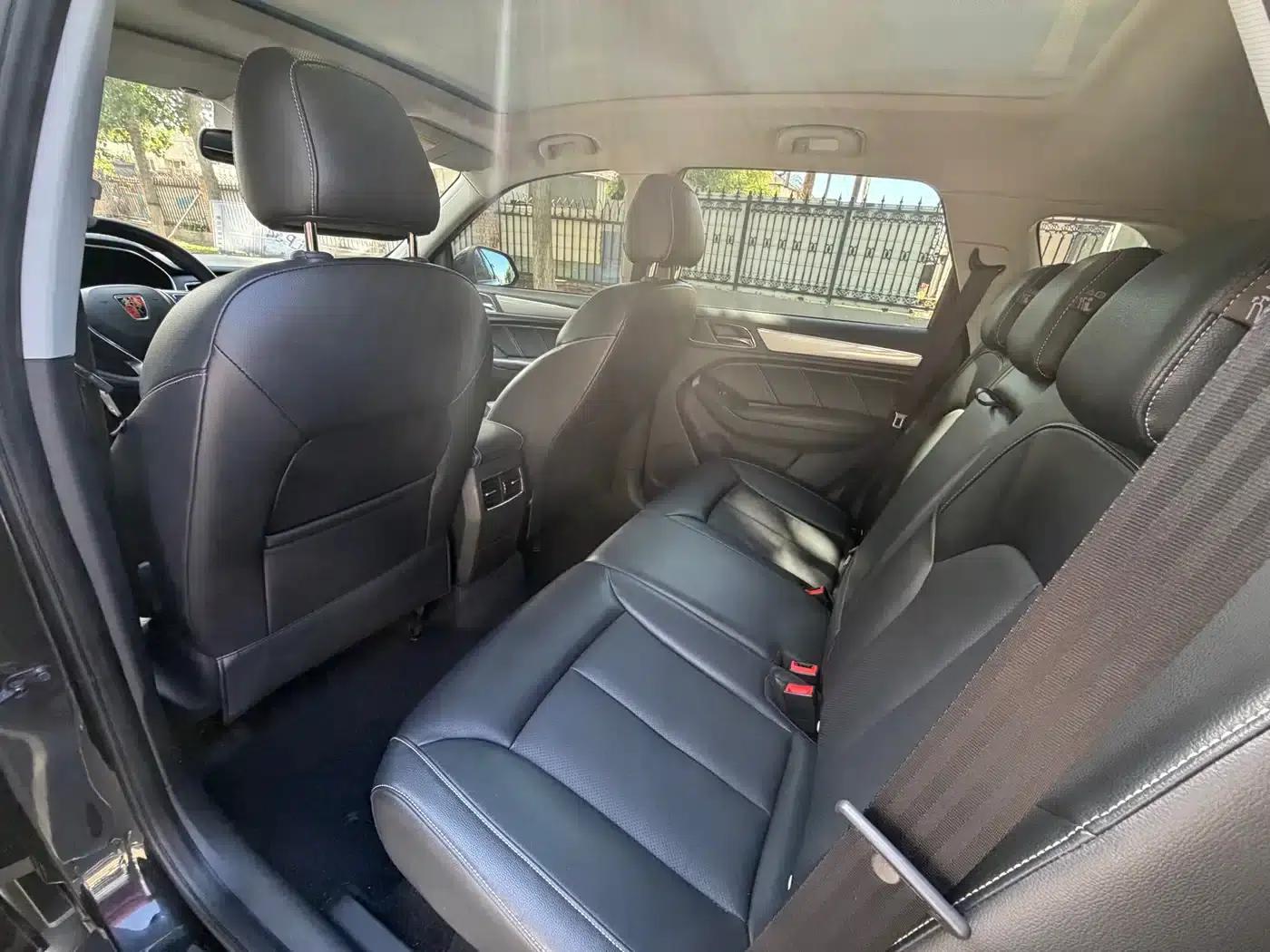 Roewe RX5 2016 30T 2WD Automatic Internet Smart Edition — миниатюра 9