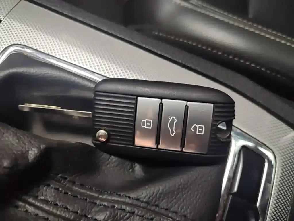 Roewe RX5 2019 20T Two-Wheel Drive Automatic 4G Connected Platinum Edition — миниатюра 9