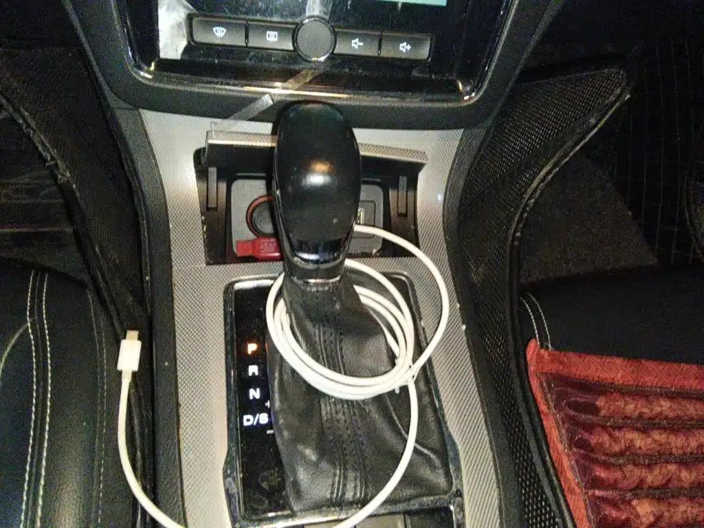 Roewe RX5 2016 20T Two-Wheel Drive Automatic Internet Smart Edition — миниатюра 11