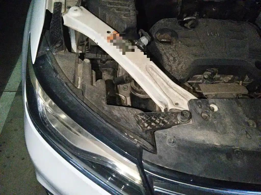 Roewe RX5 2016 20T Two-Wheel Drive Automatic Internet Smart Edition — миниатюра 23