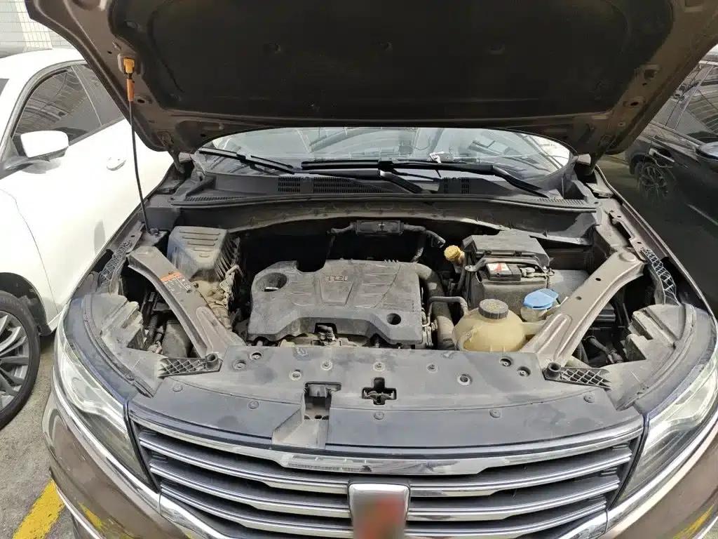 Roewe RX5 2016 20T Two-Wheel Drive Automatic Internet Smart Edition — миниатюра 17