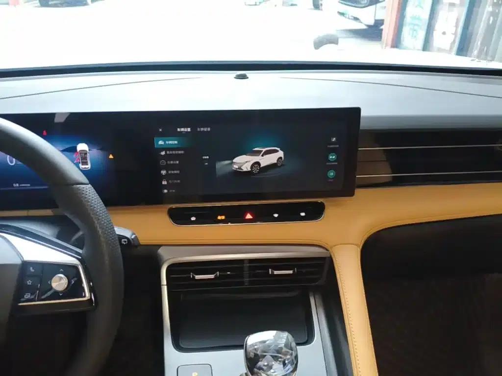 Roewe RX5 2023 1.5T Superior Edition — миниатюра 13