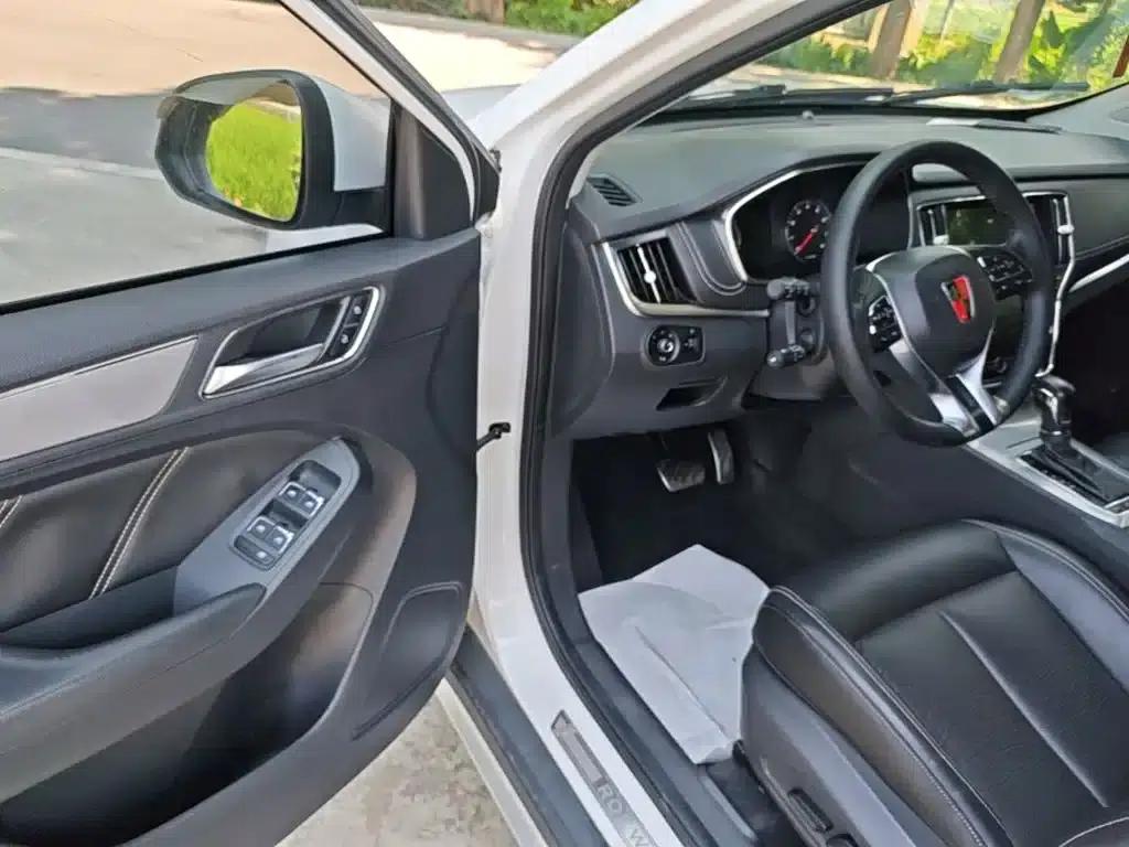 Roewe RX5 2016 20T Two-Wheel Drive Automatic Internet Smart Edition — миниатюра 16