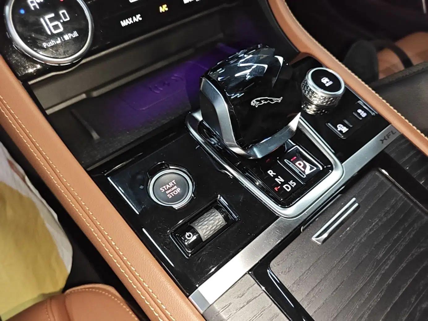 Jaguar XFL 2022 XFL 2.0T P250 Two-Wheel-Drive Elite Sport Edition — миниатюра 16