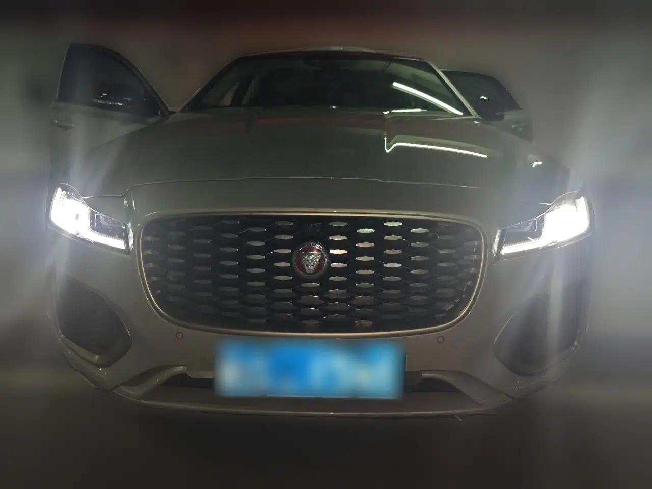 Jaguar XFL 2023 XFL 2.0T P250 Two-Wheel-Drive Prestige Luxury Gold Edition — миниатюра 2