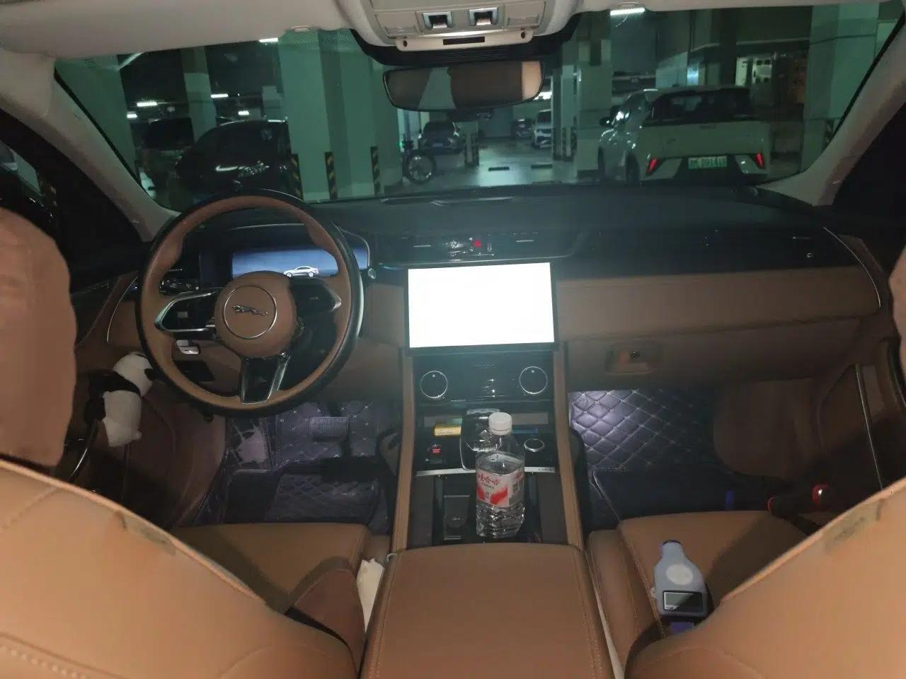 Jaguar XFL 2023 XFL 2.0T P250 Two-Wheel-Drive Prestige Luxury Gold Edition — миниатюра 18