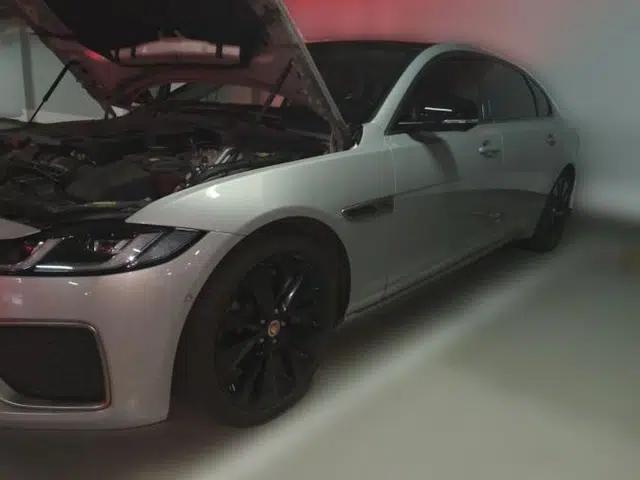 Jaguar XFL 2023 XFL 2.0T P250 Two-Wheel-Drive Prestige Luxury Gold Edition