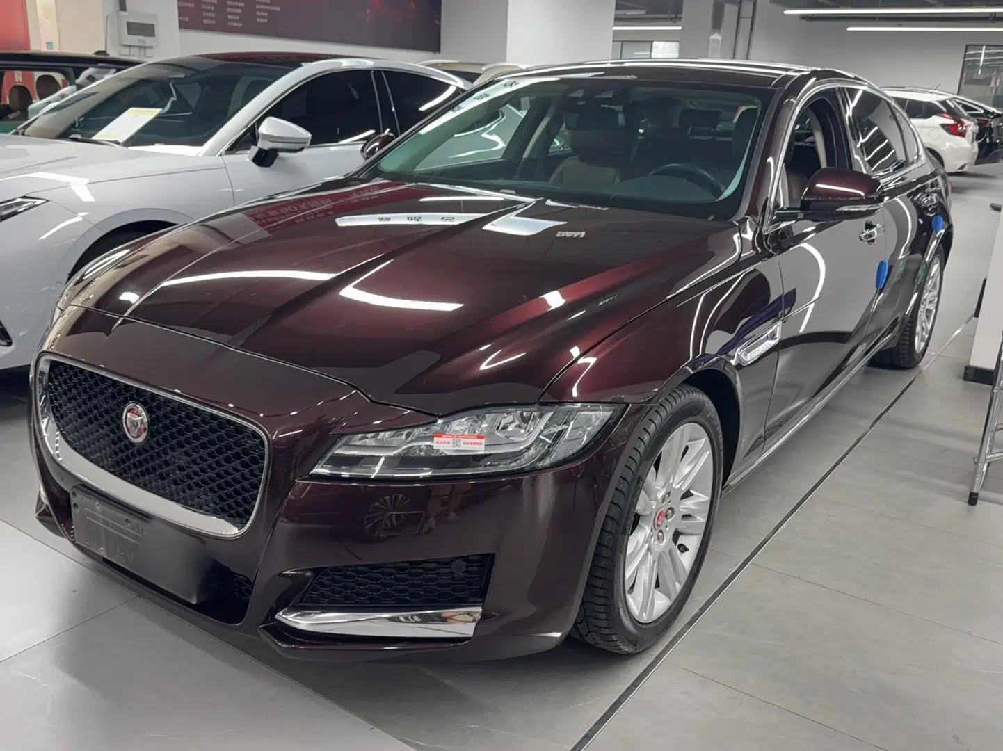 Jaguar XFL 2018 XFL 2.0T 250 PS Luxury Edition — миниатюра 1