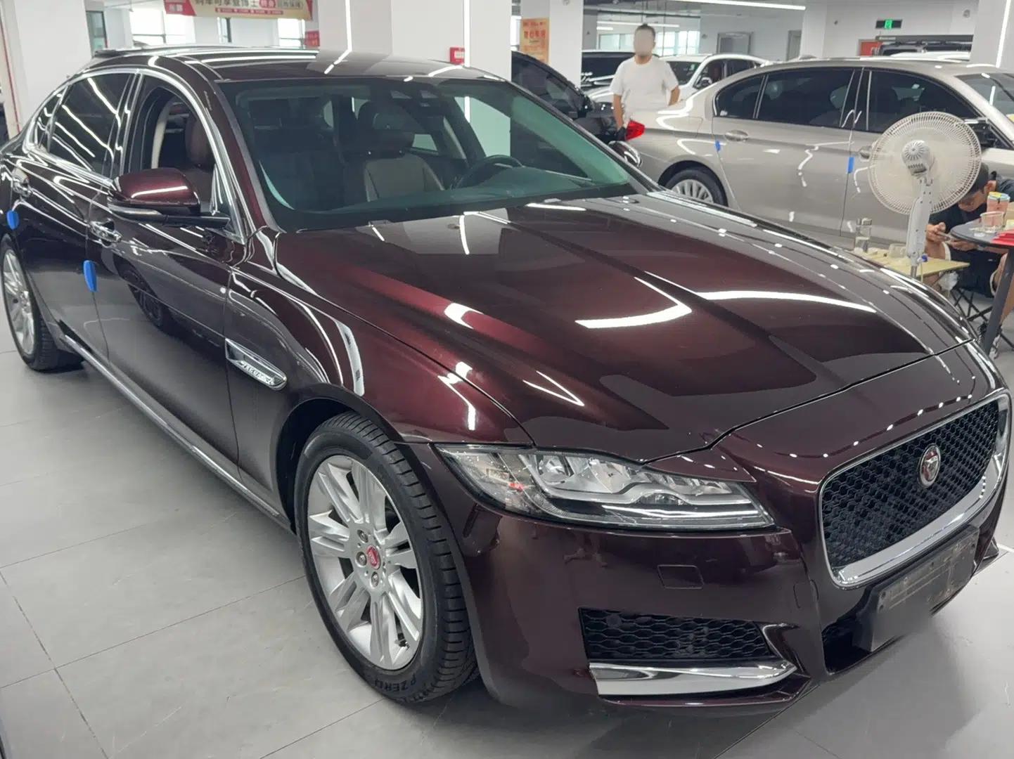 Jaguar XFL 2018 XFL 2.0T 250 PS Luxury Edition — миниатюра 3