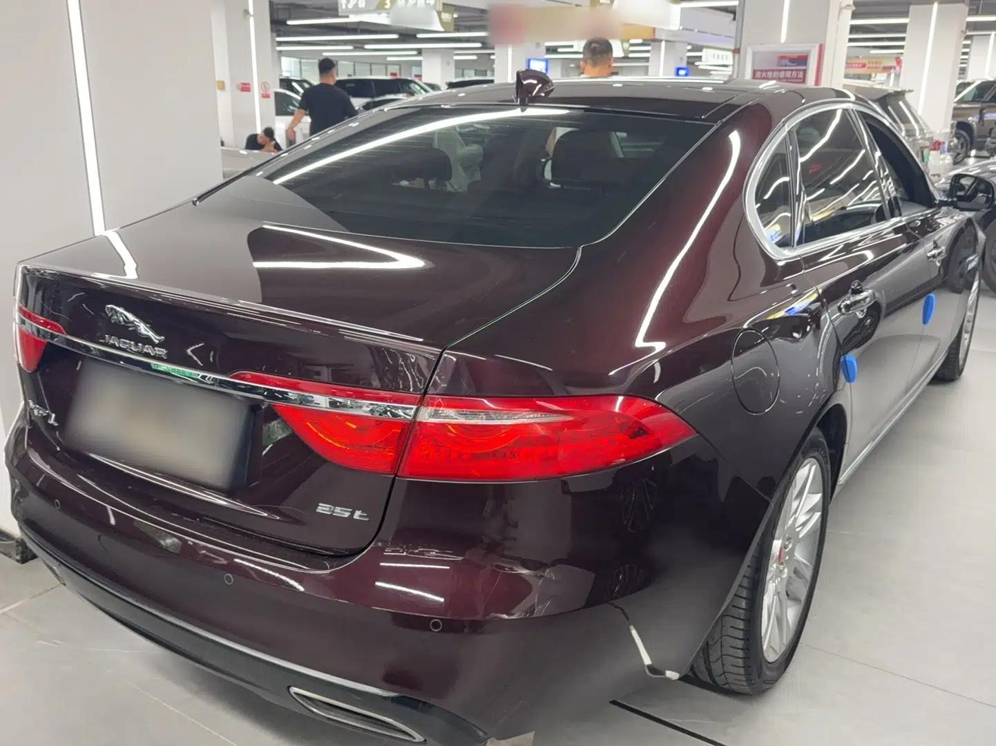 Jaguar XFL 2018 XFL 2.0T 250 PS Luxury Edition — миниатюра 4
