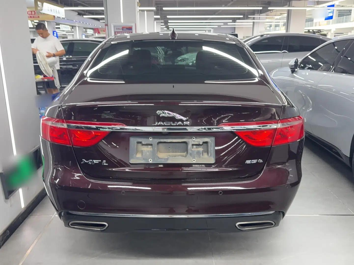 Jaguar XFL 2018 XFL 2.0T 250 PS Luxury Edition — миниатюра 5
