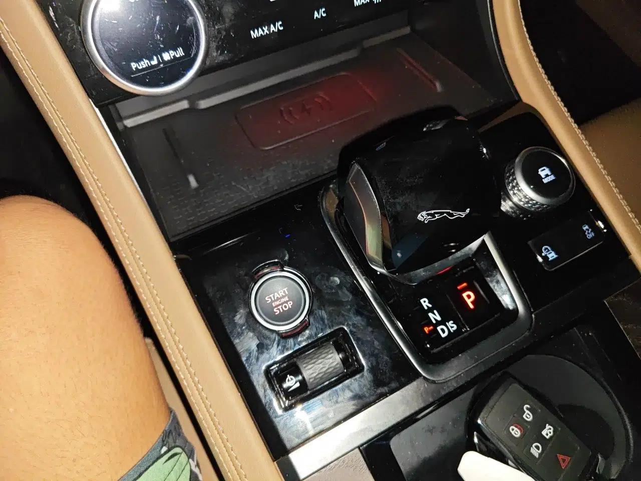 Jaguar XFL 2025 Model—2.0T P250, Two-Wheel Drive, Premium Luxury Edition — миниатюра 14