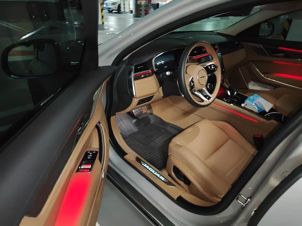 Jaguar XFL 2025 Model—2.0T P250, Two-Wheel Drive, Premium Luxury Edition — миниатюра 16
