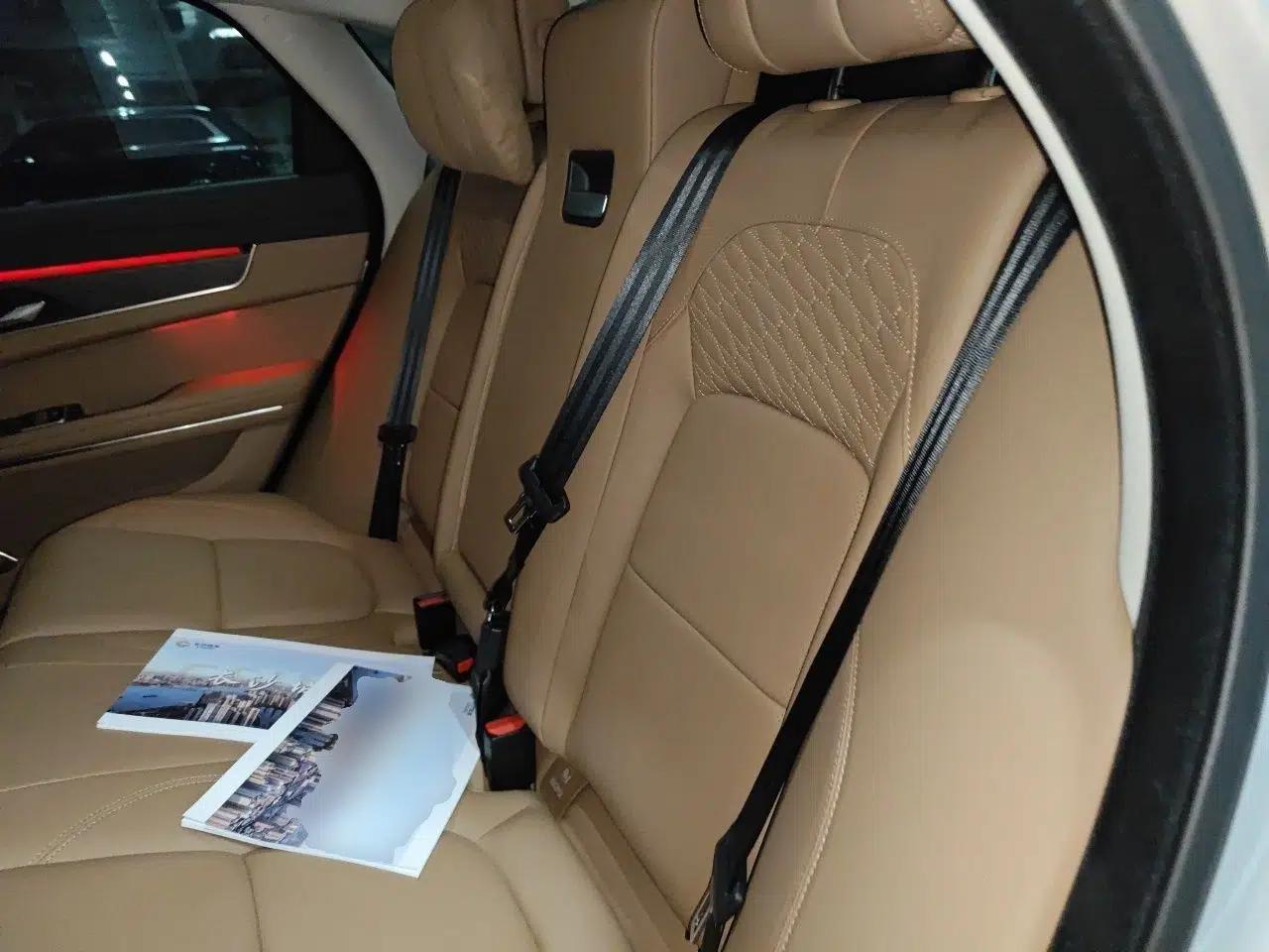 Jaguar XFL 2025 Model—2.0T P250, Two-Wheel Drive, Premium Luxury Edition — миниатюра 17