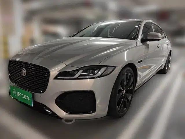Jaguar XFL 2025 Model—2.0T P250, Two-Wheel Drive, Premium Luxury Edition