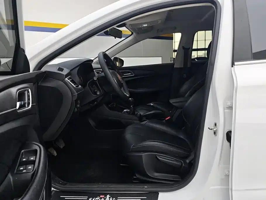 Roewe i5 2020 1.5L Manual 4G Connected Flagship Edition — миниатюра 9