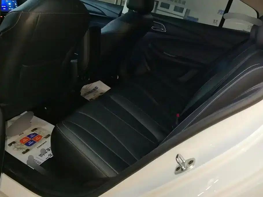 Roewe i5 2019 1.5L Automatic 4G Connected Langhao Edition — миниатюра 11