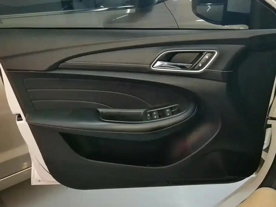 Roewe i5 2019 1.5L Automatic 4G Connected Langhao Edition — миниатюра 7