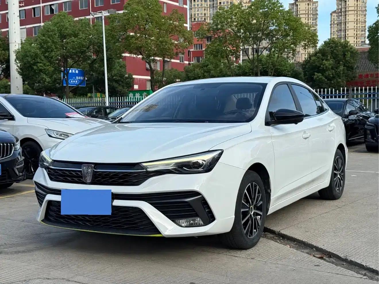 Roewe i5 2021 1.5L CVT Diamond Edition — миниатюра 1