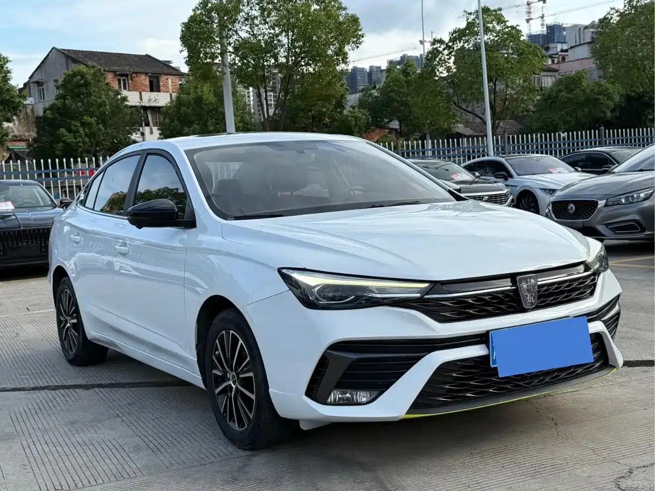 Roewe i5 2021 1.5L CVT Diamond Edition — миниатюра 3