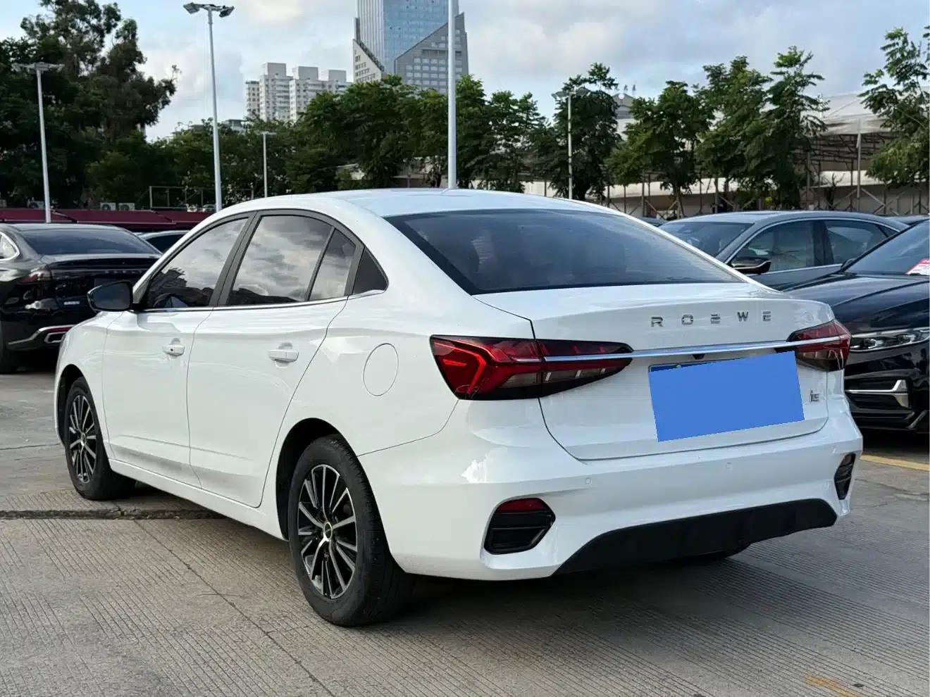 Roewe i5 2021 1.5L CVT Diamond Edition — миниатюра 5