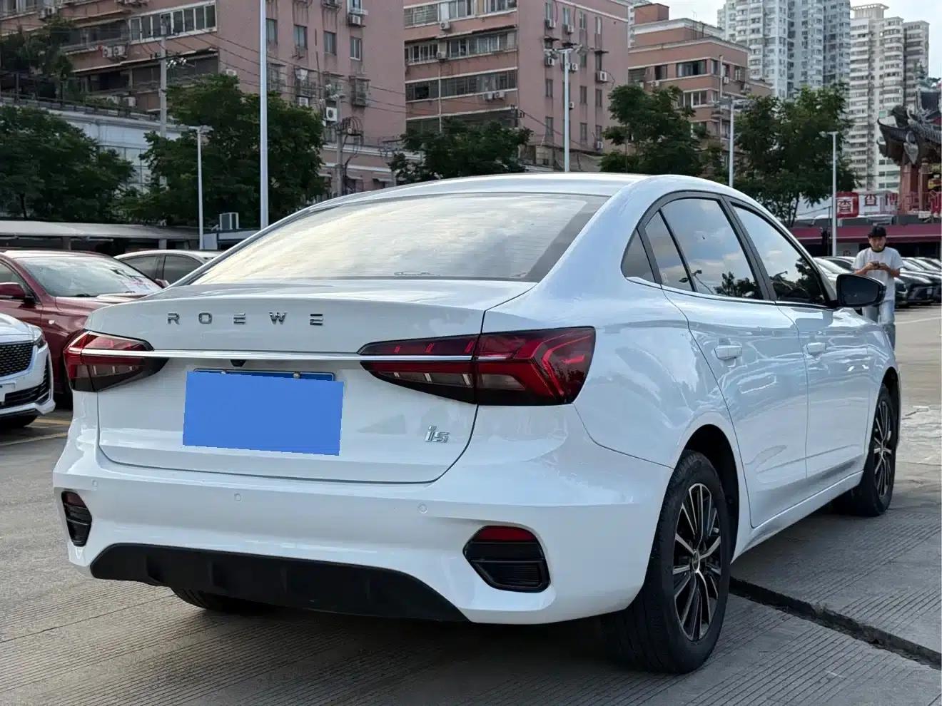 Roewe i5 2021 1.5L CVT Diamond Edition — миниатюра 7