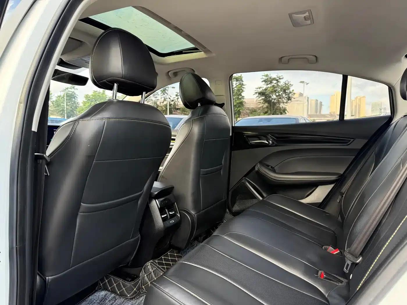 Roewe i5 2021 1.5L CVT Diamond Edition — миниатюра 10