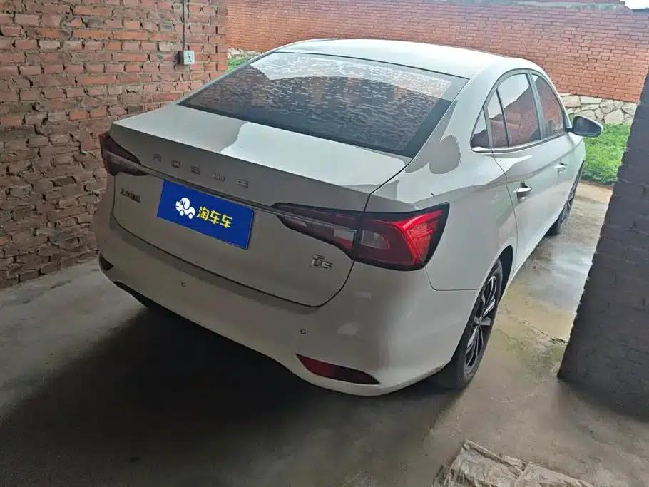 Roewe i5 2020 1.5L Manual 4G Connected Flagship Edition — миниатюра 3