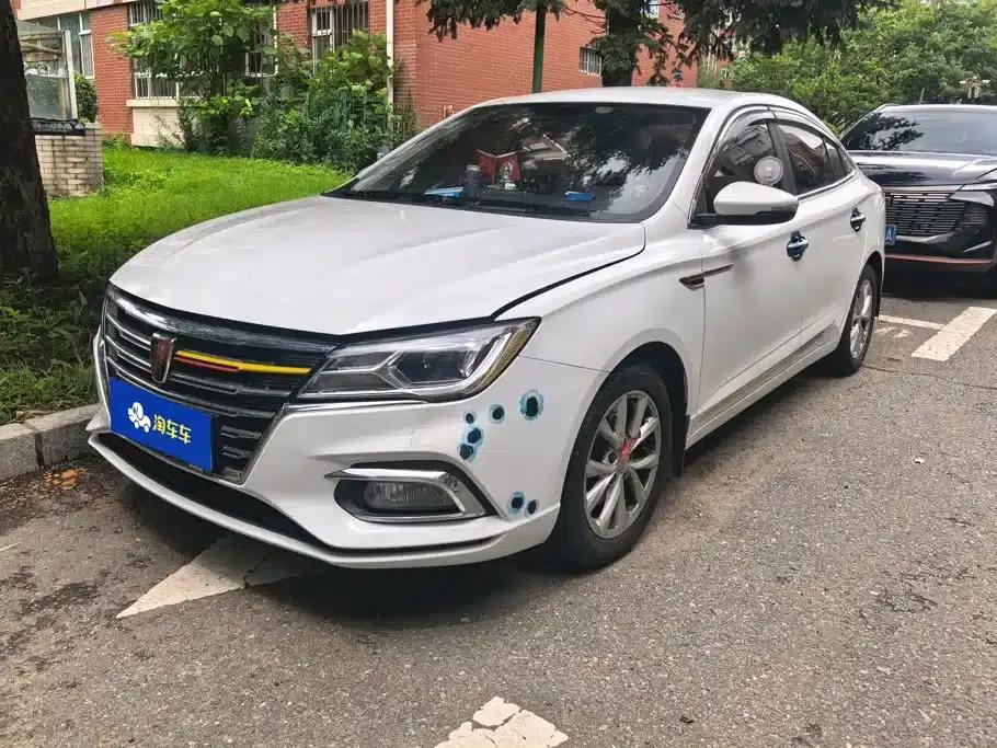 Roewe i5 2020 1.5L Manual 4G Connected Leading Edition — миниатюра 1