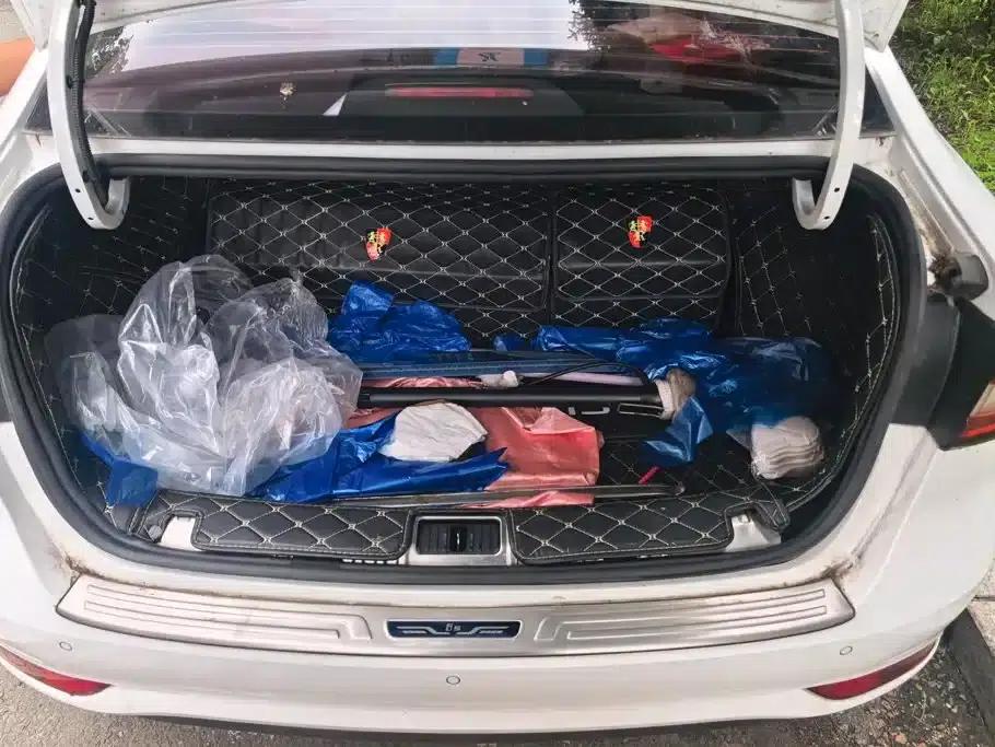 Roewe i5 2020 1.5L Manual 4G Connected Leading Edition — миниатюра 4