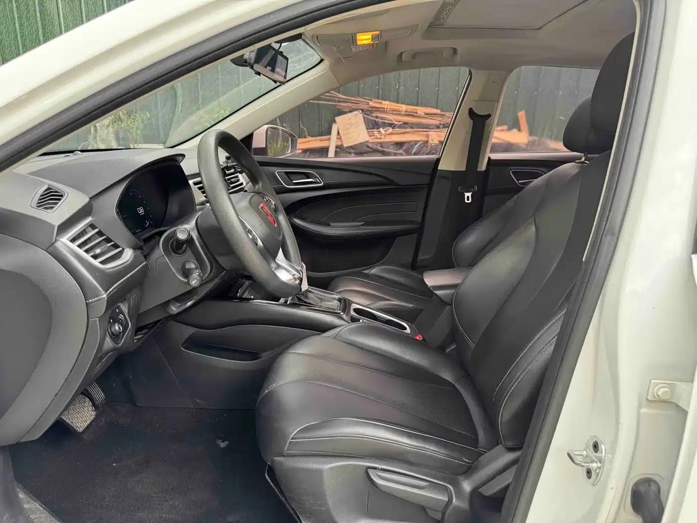 Roewe i5 2019 20T Automatic 4G Connected Super Flagship Edition — миниатюра 4