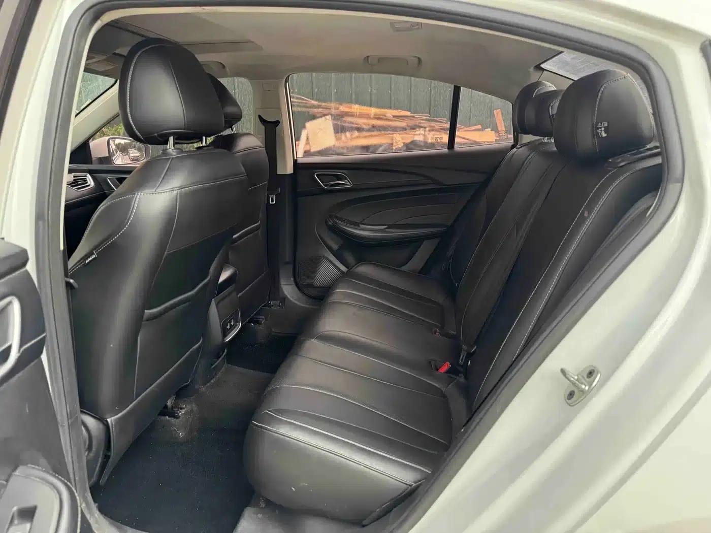Roewe i5 2019 20T Automatic 4G Connected Super Flagship Edition — миниатюра 5
