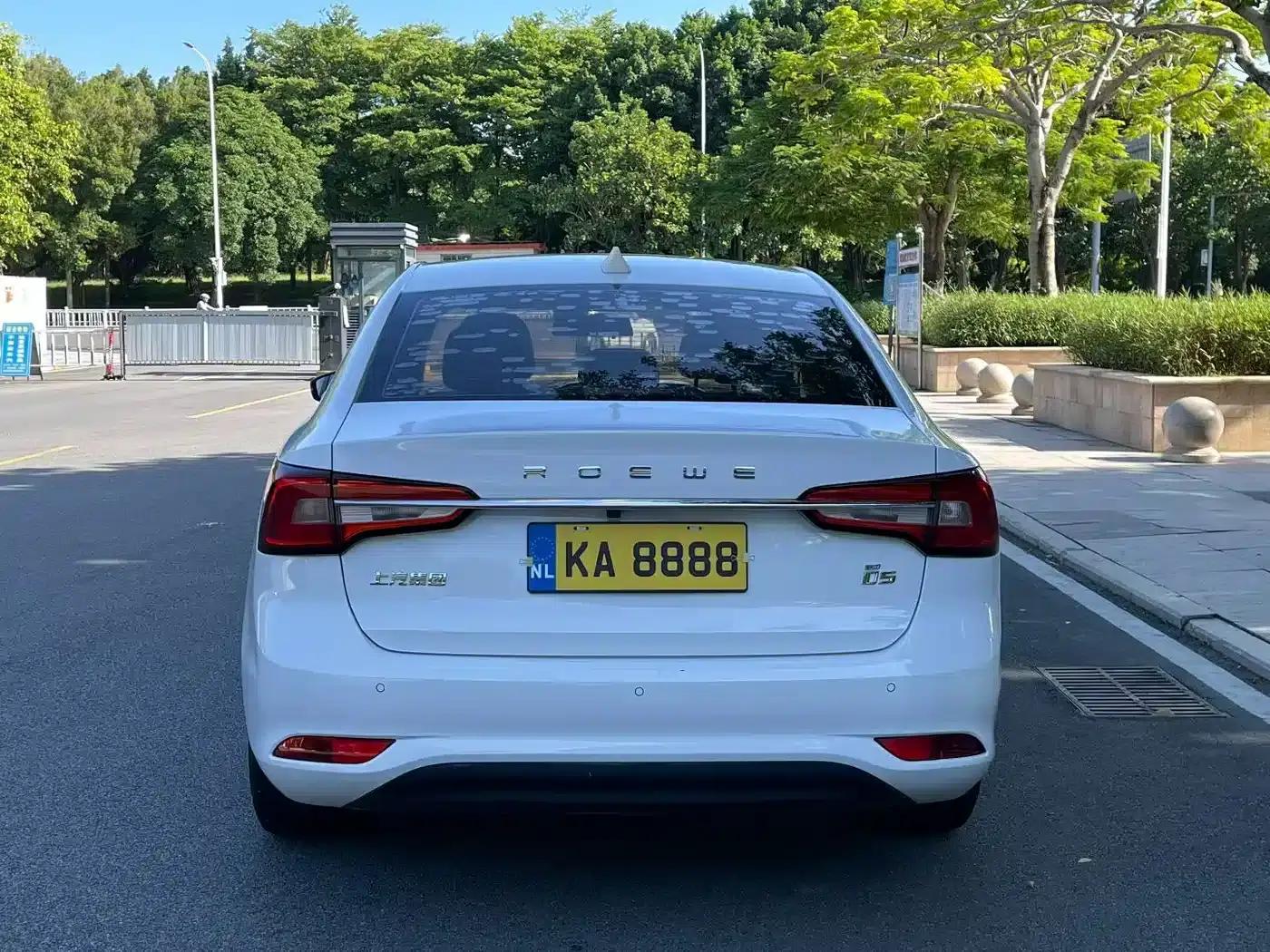 Roewe i5 2020 1.5L Automatic 4G Connected Leading Edition — миниатюра 8