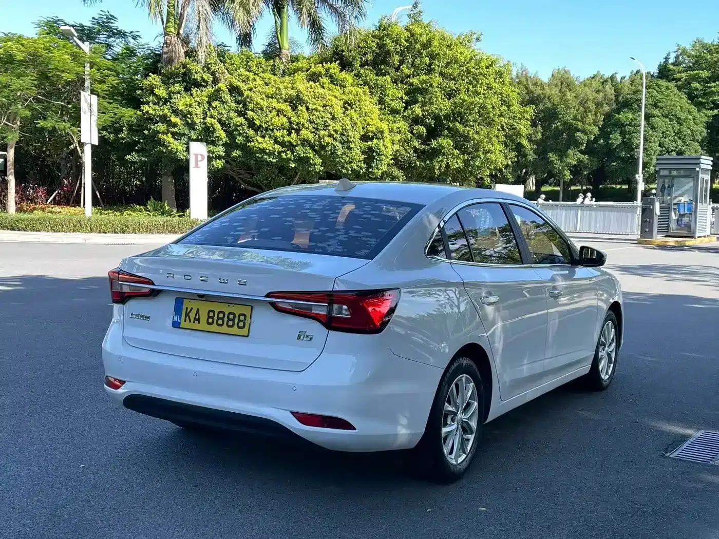 Roewe i5 2020 1.5L Automatic 4G Connected Leading Edition — миниатюра 9
