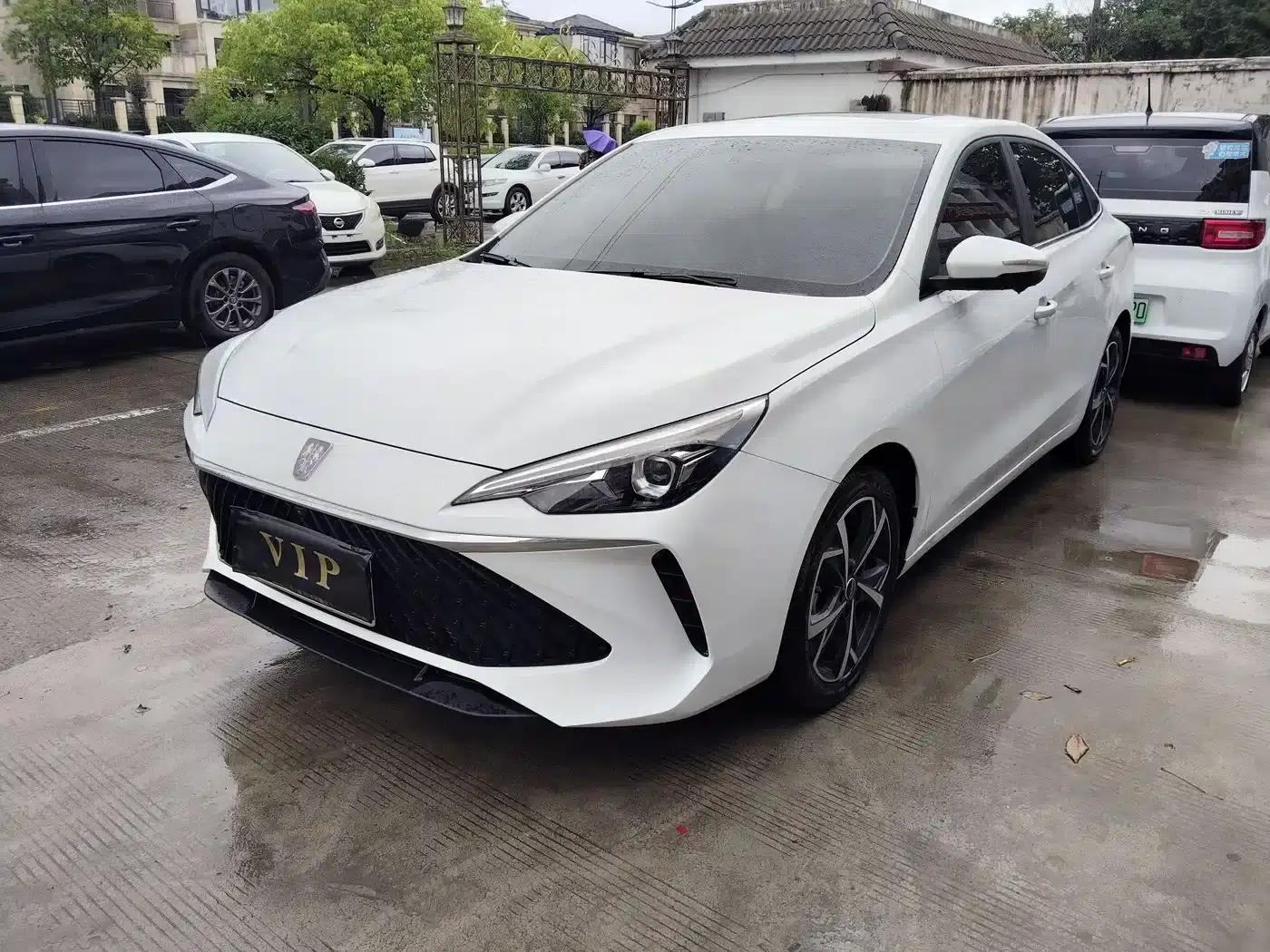 Roewe i5 2023 1.5L CVT Premium Edition — миниатюра 1