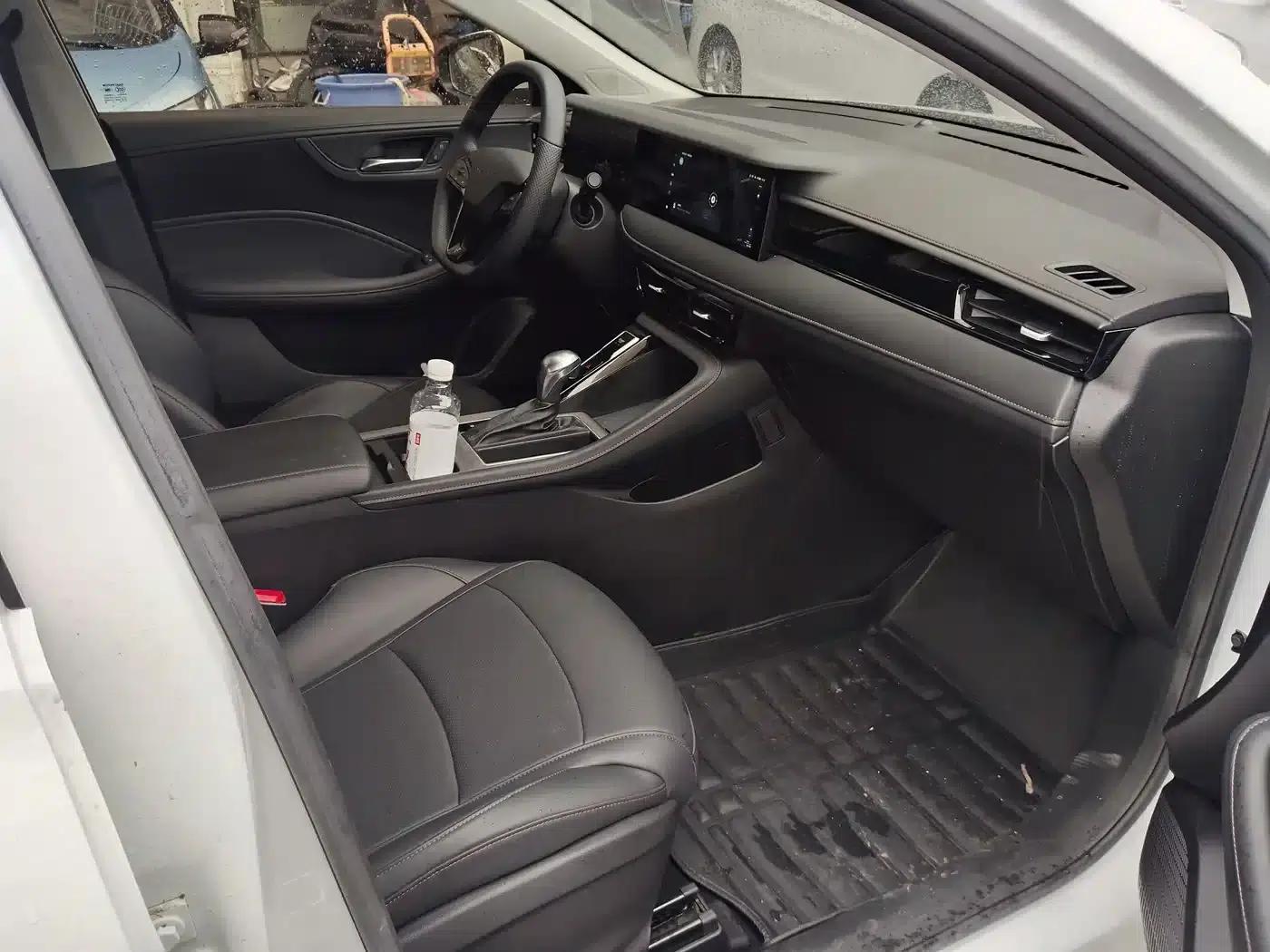 Roewe i5 2023 1.5L CVT Premium Edition — миниатюра 7