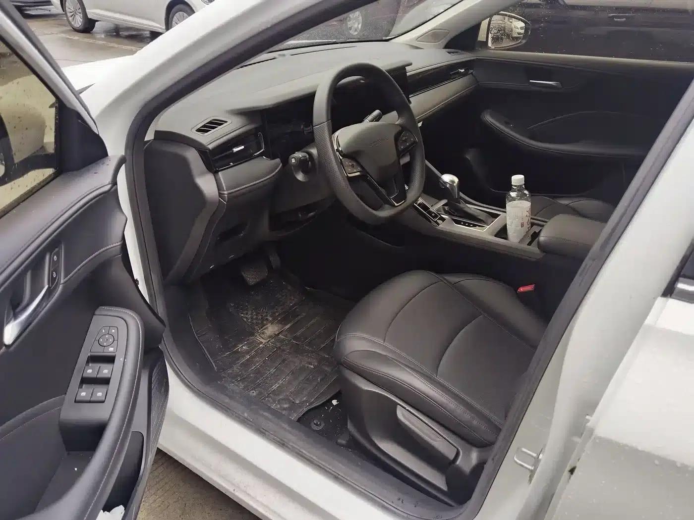 Roewe i5 2023 1.5L CVT Premium Edition — миниатюра 9