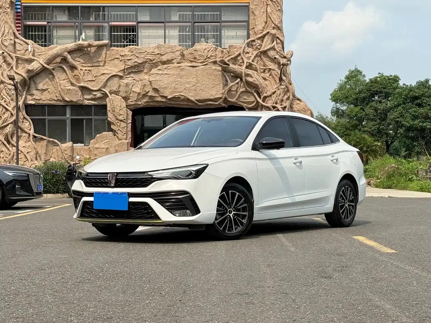 Roewe i5 2021 1.5L CVT Diamond Edition — миниатюра 1