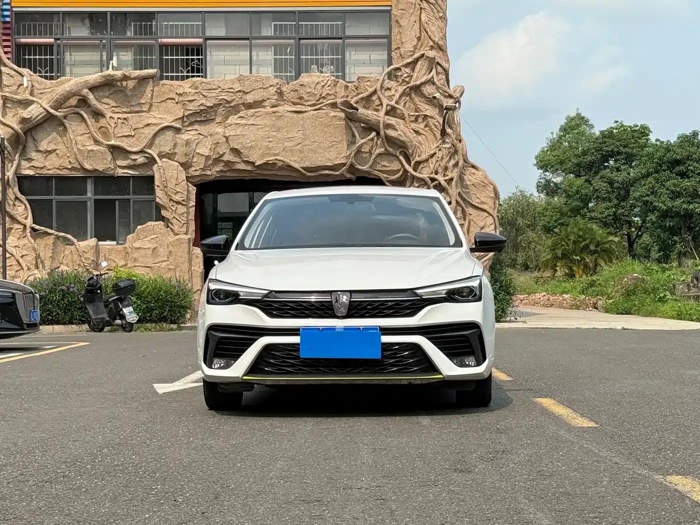 Roewe i5 2021 1.5L CVT Diamond Edition — миниатюра 2