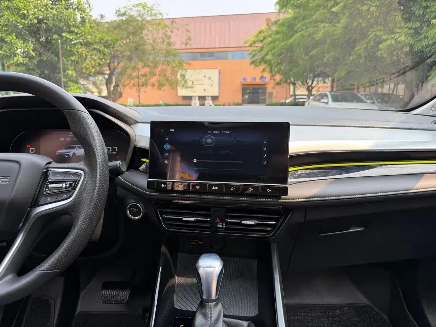 Roewe i5 2021 1.5L CVT Diamond Edition — миниатюра 13