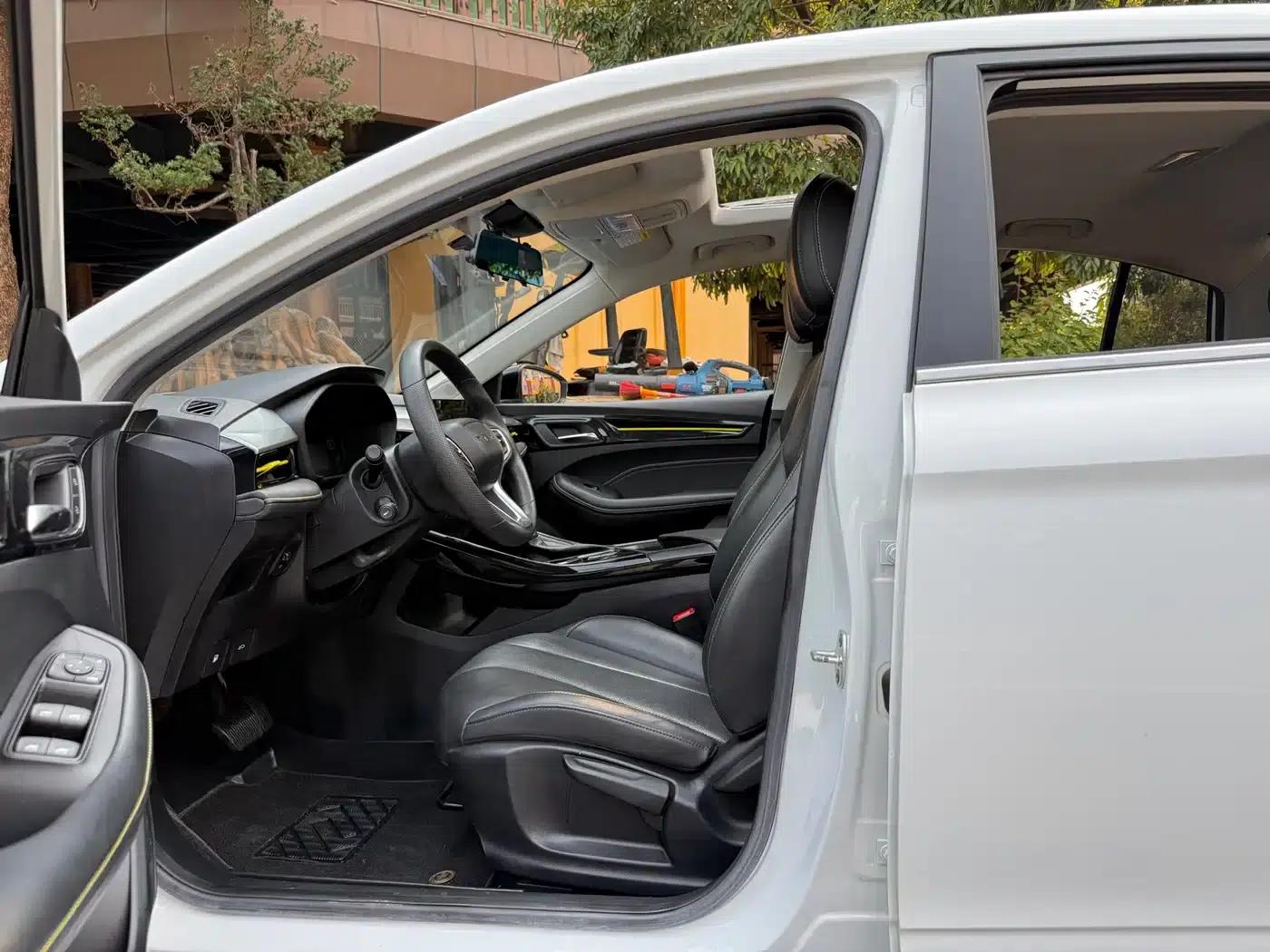 Roewe i5 2021 1.5L CVT Diamond Edition — миниатюра 6