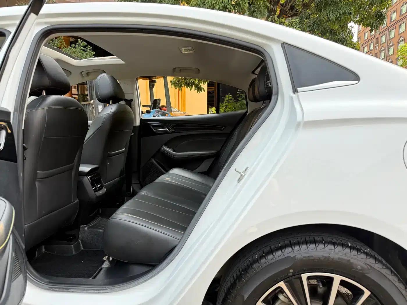 Roewe i5 2021 1.5L CVT Diamond Edition — миниатюра 7