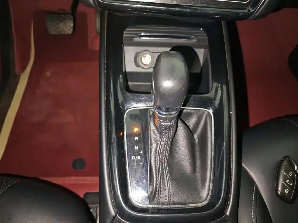Roewe i5 2020 1.5L Automatic 4G Connected Leading Flagship Edition — миниатюра 14