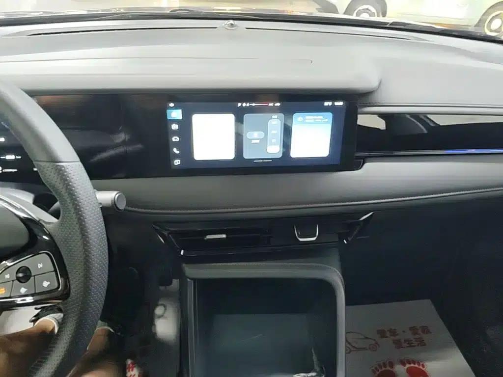 Roewe i5 2023 1.5L Manual Comfort Edition — миниатюра 13