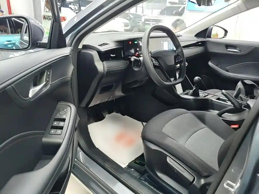 Roewe i5 2023 1.5L Manual Comfort Edition — миниатюра 16