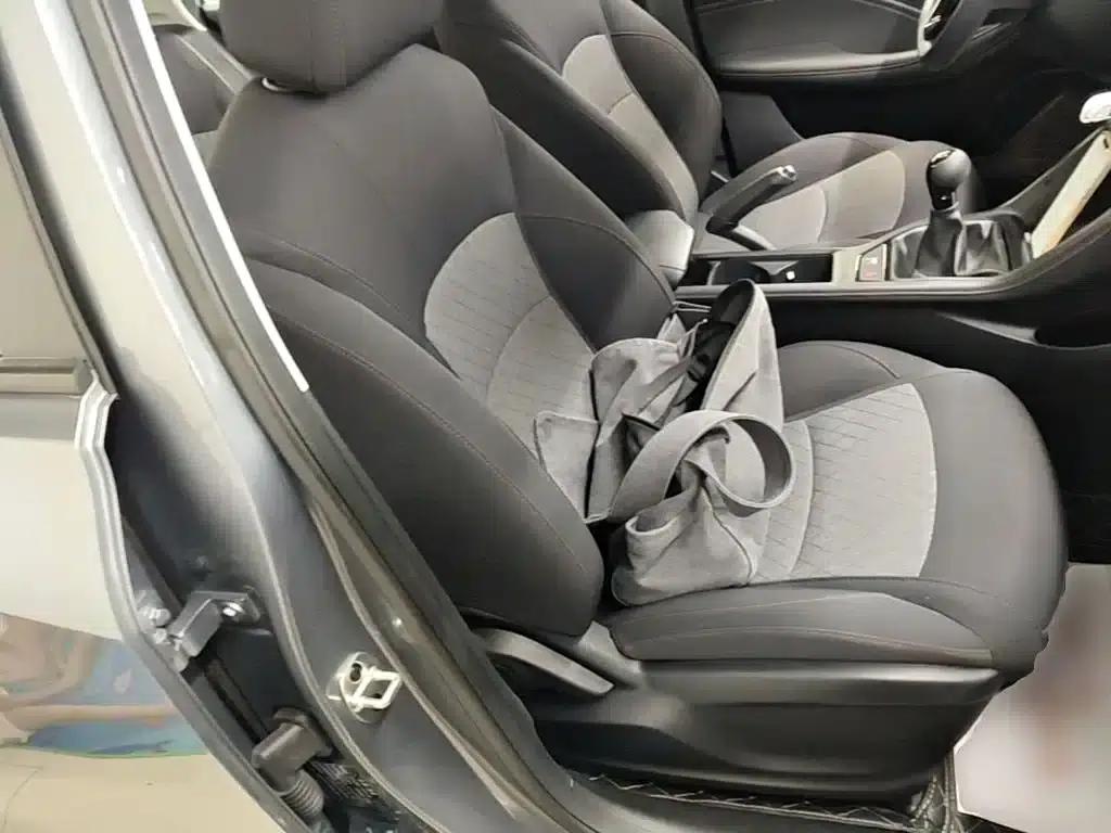 Roewe i5 2023 1.5L Manual Comfort Edition — миниатюра 25