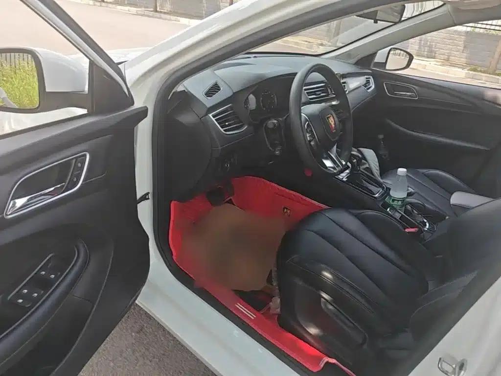 Roewe i5 2019 1.5L Automatic 4G Connected Langhao Edition — миниатюра 16